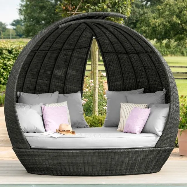 LOF SB 06 - Sun Beds